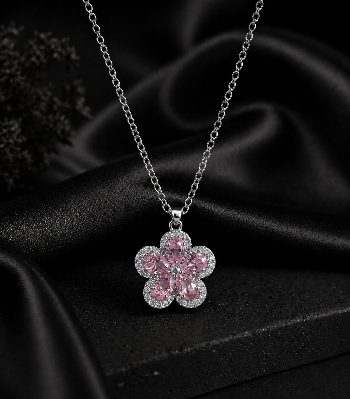 Floral Shine Necklace
