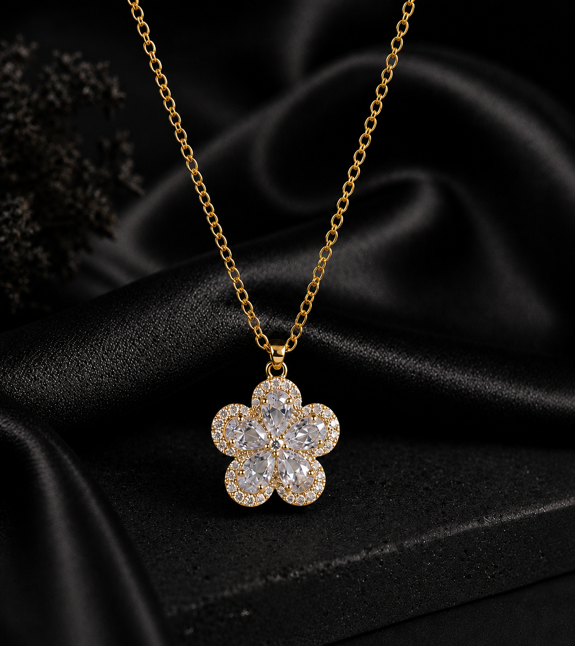 Floral Shine Necklace