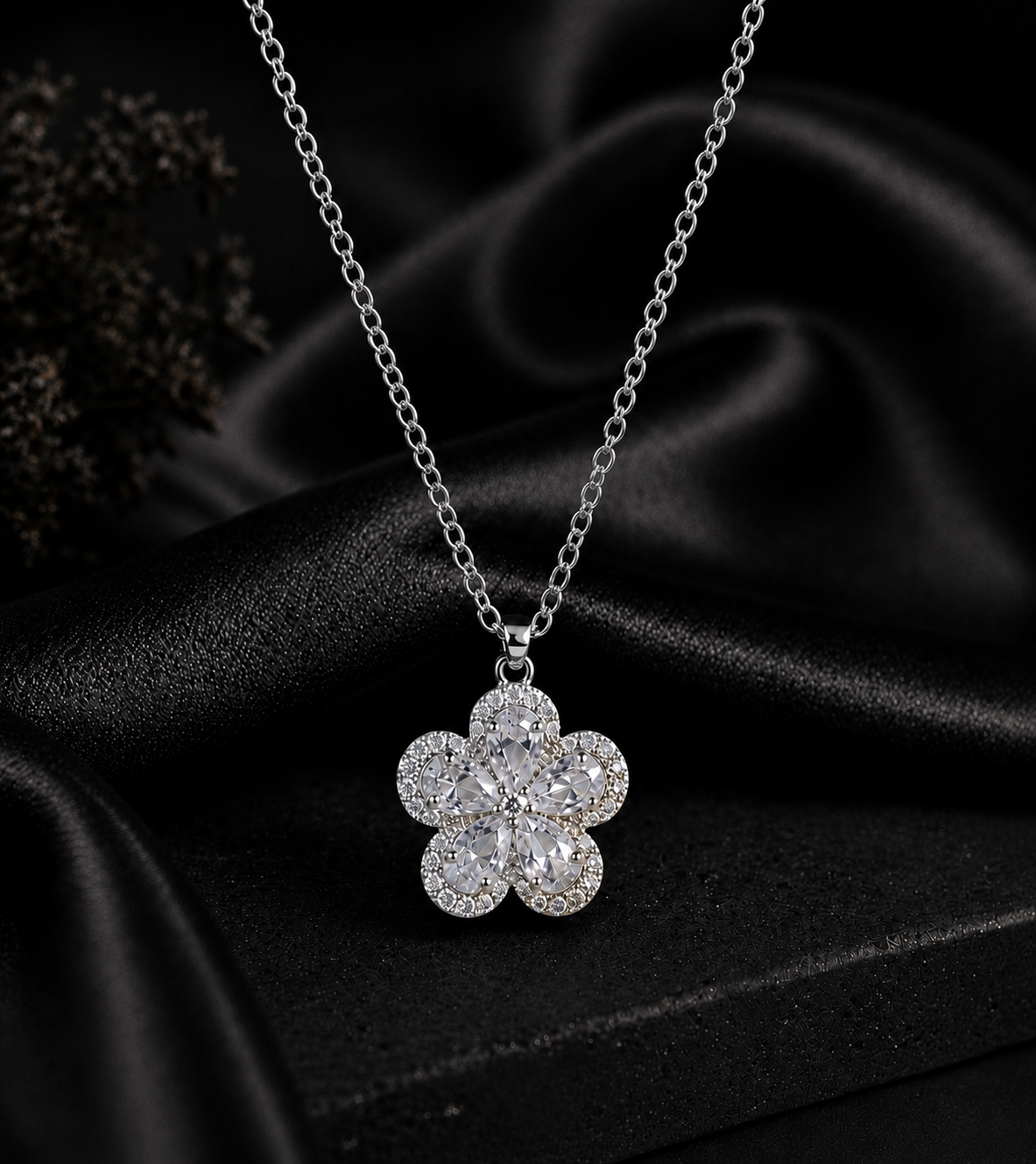 Floral Shine Necklace